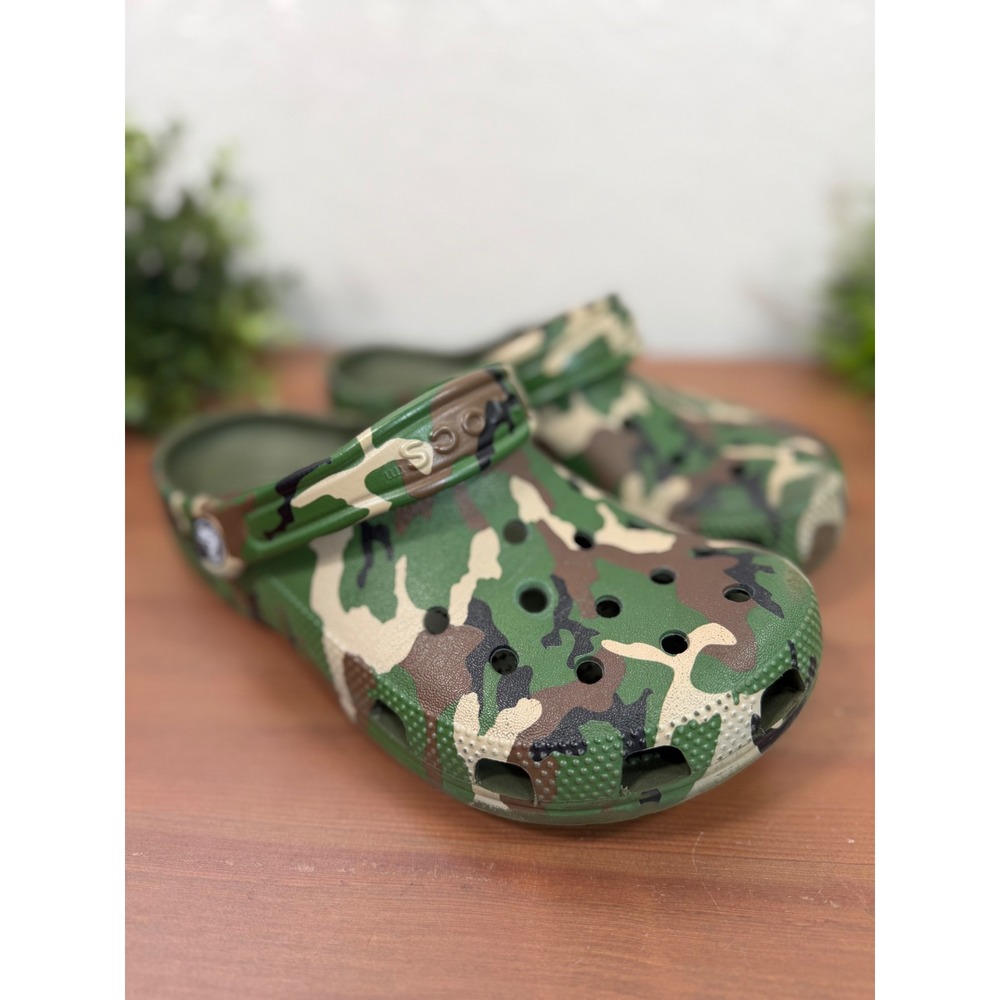 Crocs Unisex Classic Camo Green Woodland ClogS Size M4/W6